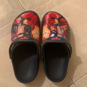 Avengers crocs - navy blue